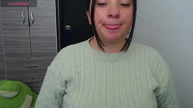 Snapshot of EmilySpicy chatting on October 7, 2025, 3:13 pm EmilySpicy online show from October 7, 2025, 3:13 pm