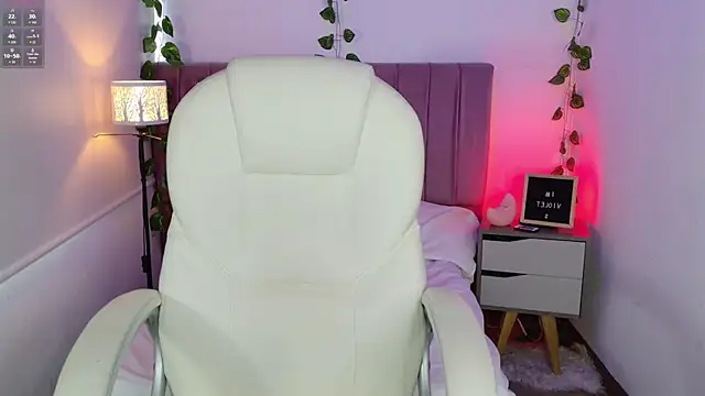 Snapshot of VioletBlacke_ chatting on December 16, 2025, 2:43 pm VioletBlacke online show from December 16, 2025, 2:43 pm