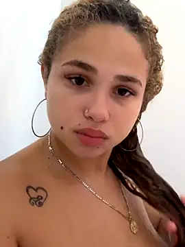 Snapshot of Fosforito37 chatting on November 10, 2025, 7:57 am Fosforito37 online show from November 10, 2025, 7:57 am