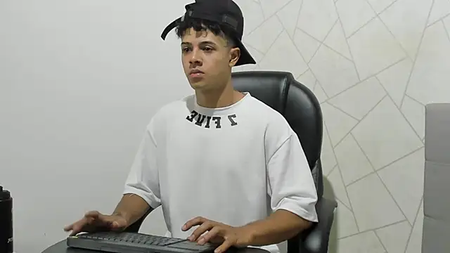 Alex Colton7 online show from November 28, 2025, 3:50 am