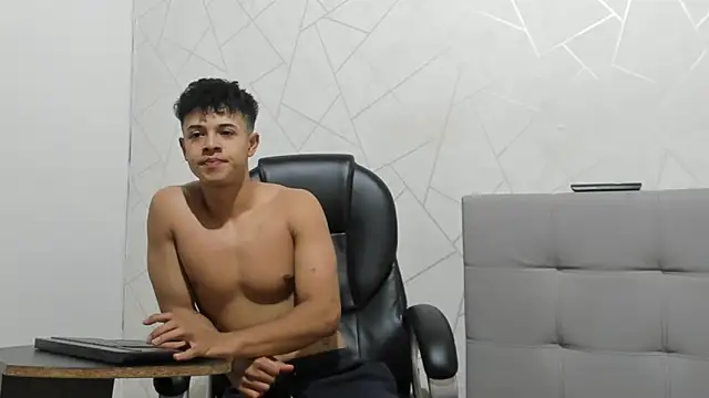 Alex Colton7 online show from November 15, 2025, 4:05 am