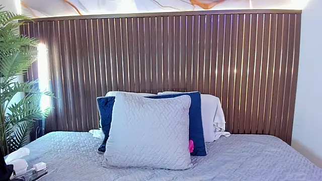 Roxie-NS online show from February 28, 2026, 12:05 pm