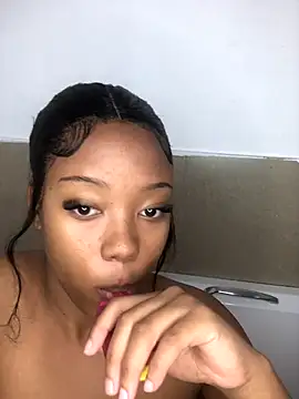 Snapshot of Sprinkle_Q chatting on October 15, 2025, 3:53 pm Sprinkle Q online show from October 15, 2025, 3:53 pm