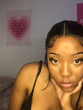 Snapshot of Sprinkle_Q chatting on October 12, 2025, 12:23 am Sprinkle Q online show from October 12, 2025, 12:23 am