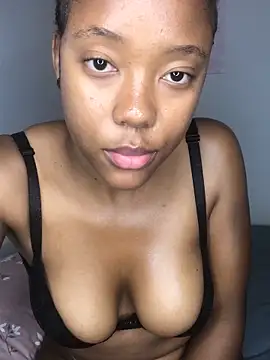 Snapshot of Sprinkle_Q chatting on October 1, 2025, 11:30 pm Sprinkle Q online show from October 1, 2025, 11:30 pm