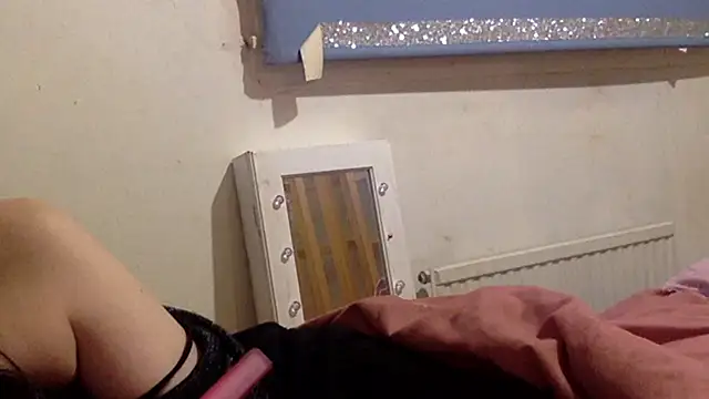 Snapshot of Bellababexox_ chatting on September 9, 2025, 2:21 am Bellababexox online show from September 9, 2025, 2:21 am