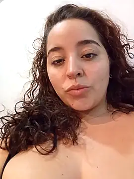 Snapshot of LoanaSantos chatting on September 23, 2025, 4:08 am LoanaSantos online show from September 23, 2025, 4:08 am