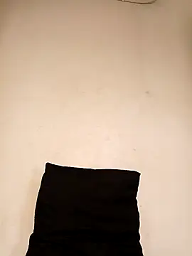 Snapshot of Liahdiaz_ chatting on December 22, 2025, 3:56 pm Liahdiaz online show from December 22, 2025, 3:56 pm