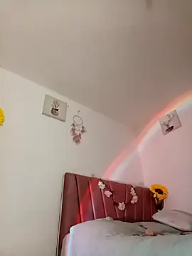 Liahdiaz  online show from September 10, 2025, 12:15 pm