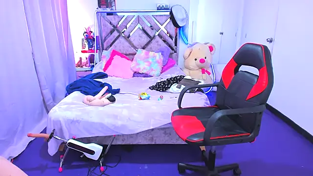 Snapshot of Luna_Analya chatting on February 20, 2026, 1:02 pm Luna Analya online show from February 20, 2026, 1:02 pm