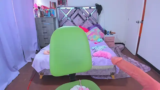 Luna Analya online show from November 27, 2025, 5:35 pm