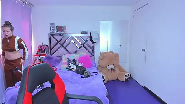 Snapshot of Luna_Analya chatting on February 11, 2026, 2:06 pm Luna Analya online show from February 11, 2026, 2:06 pm