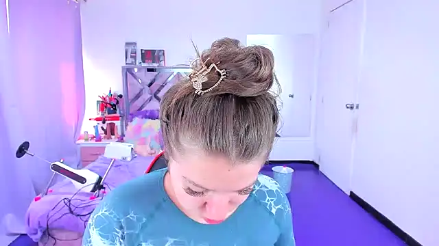 Snapshot of Luna_Analya chatting on February 2, 2026, 3:22 pm Luna Analya online show from February 2, 2026, 3:22 pm