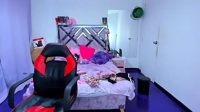 Luna Analya online show from April 1, 2026, 4:58 am