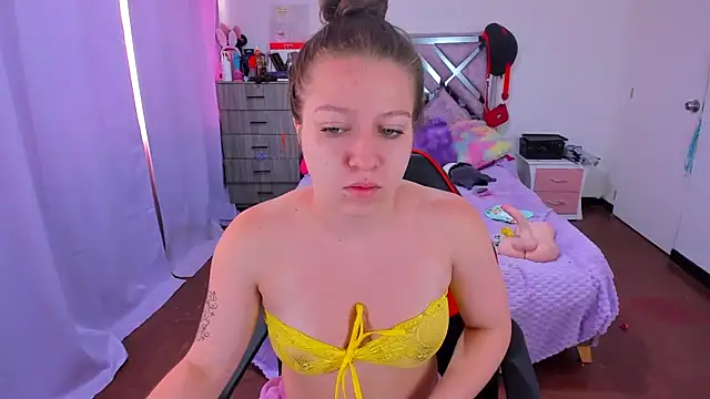 Luna Analya online show from January 6, 2026, 1:59 pm