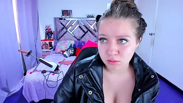 Snapshot of Luna_Analya chatting on February 19, 2026, 3:42 pm Luna Analya online show from February 19, 2026, 3:42 pm