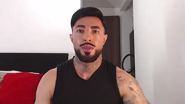 Snapshot of andrea_de_lucaa chatting on June 17, 2026, 4:01 am andrea de lucaa online show from June 17, 2026, 4:01 am