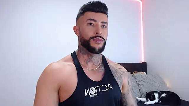 andrea de lucaa online show from September 18, 2025, 3:53 am