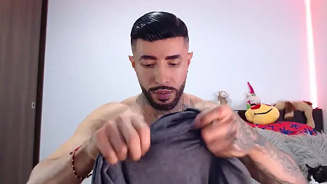 Snapshot of andrea_de_lucaa chatting on January 6, 2026, 4:05 am andrea de lucaa online show from January 6, 2026, 4:05 am