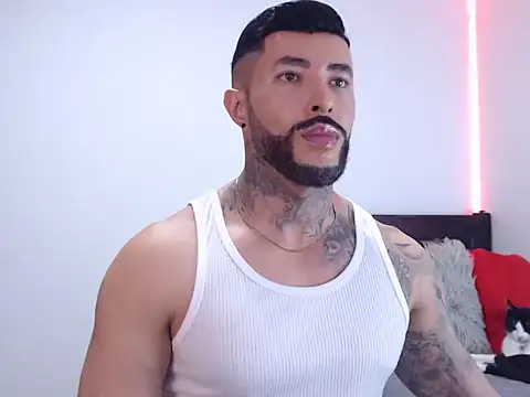 andrea de lucaa online show from November 15, 2025, 3:32 am