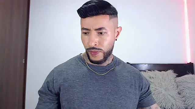 Snapshot of andrea_de_lucaa chatting on December 16, 2025, 2:16 am andrea de lucaa online show from December 16, 2025, 2:16 am