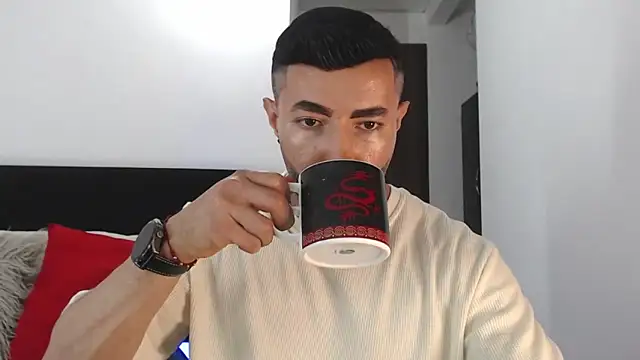 Snapshot of andrea_de_lucaa chatting on May 19, 2026, 3:02 am andrea de lucaa online show from May 19, 2026, 3:02 am