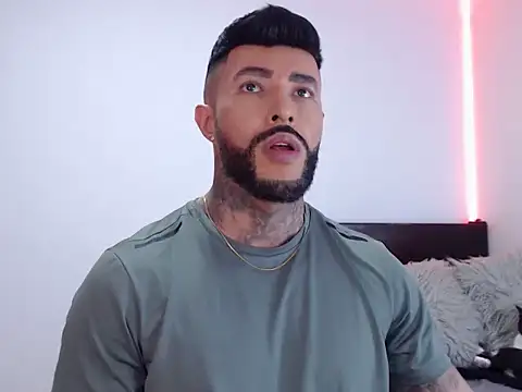 andrea de lucaa online show from October 20, 2025, 12:45 am