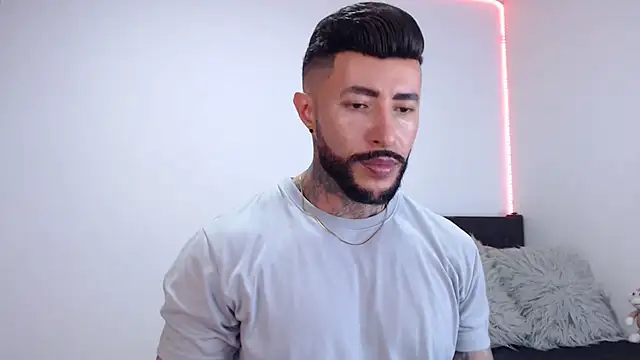 andrea de lucaa online show from September 11, 2025, 2:55 am