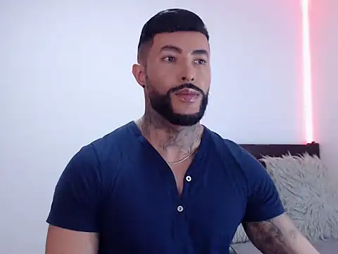 andrea de lucaa online show from October 26, 2025, 1:50 am