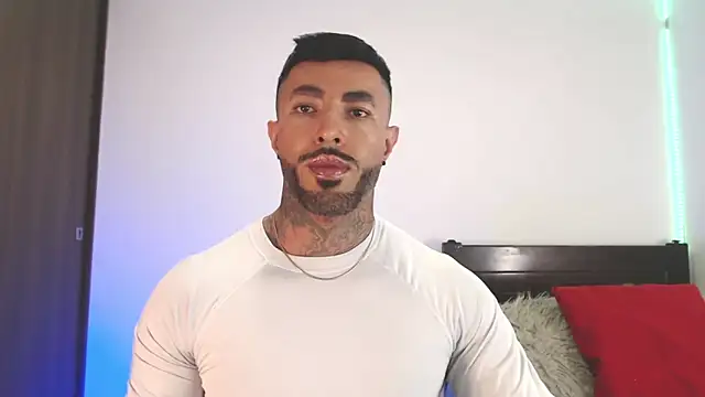 Snapshot of andrea_de_lucaa chatting on April 23, 2026, 4:41 am andrea de lucaa online show from April 23, 2026, 4:41 am
