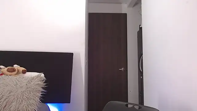 Snapshot of andrea_de_lucaa chatting on June 7, 2026, 3:12 am andrea de lucaa online show from June 7, 2026, 3:12 am