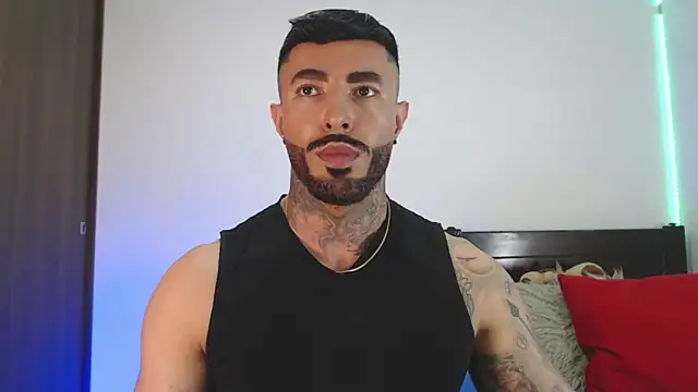 Snapshot of andrea_de_lucaa chatting on April 24, 2026, 1:18 am andrea de lucaa online show from April 24, 2026, 1:18 am
