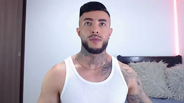 Snapshot of andrea_de_lucaa chatting on December 17, 2025, 3:44 am andrea de lucaa online show from December 17, 2025, 3:44 am