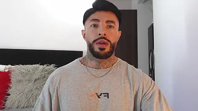 Snapshot of andrea_de_lucaa chatting on May 31, 2026, 3:12 am andrea de lucaa online show from May 31, 2026, 3:12 am