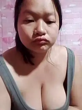 Snapshot of girl-babi chatting on May 2, 2026, 1:38 pm girl-babi online show from May 2, 2026, 1:38 pm
