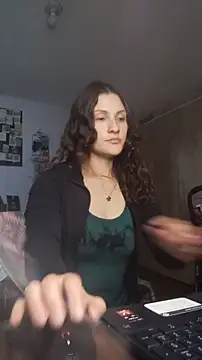 Snapshot of lindasyt chatting on February 27, 2026, 2:34 am lindasyt online show from February 27, 2026, 2:34 am