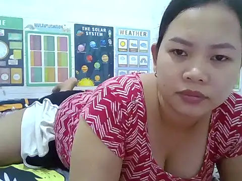 Sweeetpinay online show from March 29, 2026, 7:32 am
