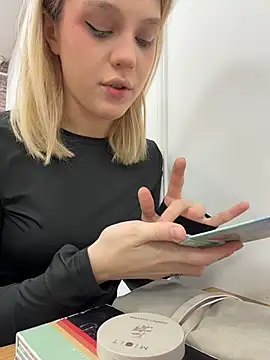 CaitlinSugar online show from November 10, 2025, 4:28 am