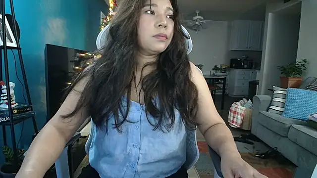 SHEILYN  online show from November 18, 2025, 3:21 am