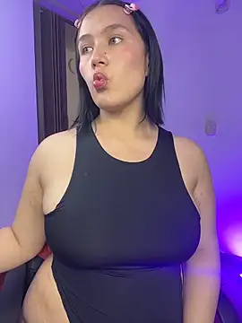 Candy Velvet online show from April 16, 2026, 9:15 pm