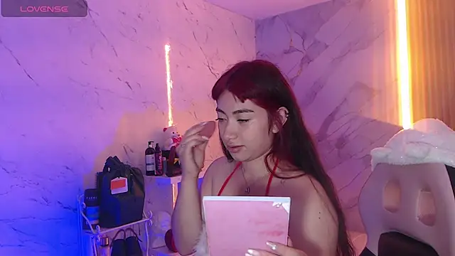 Sophia tf online show from November 24, 2025, 1:11 pm