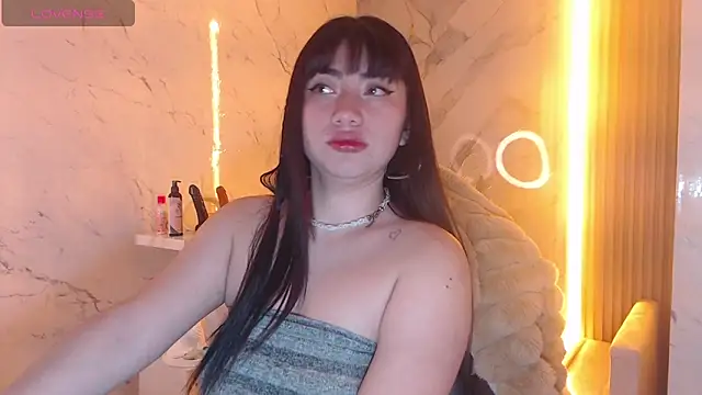 Snapshot of Sophia_tf chatting on September 26, 2025, 1:18 pm Sophia tf online show from September 26, 2025, 1:18 pm