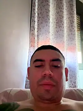 Snapshot of davidxxx099 chatting on October 27, 2025, 8:48 am davidxxx099 online show from October 27, 2025, 8:48 am