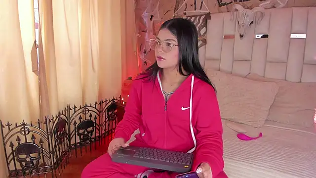 Snapshot of Jade_Nmm chatting on October 28, 2025, 1:10 pm Jade Nmm online show from October 28, 2025, 1:10 pm