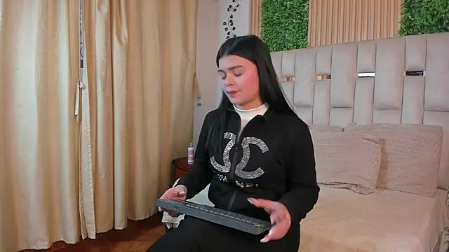 Jade Nmm online show from January 13, 2026, 1:26 pm