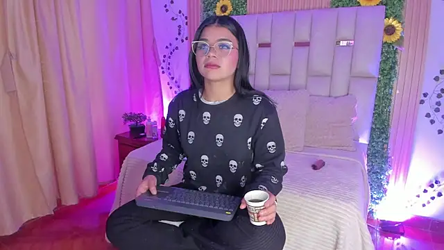 Snapshot of Jade_Nmm chatting on November 6, 2025, 1:04 pm Jade Nmm online show from November 6, 2025, 1:04 pm