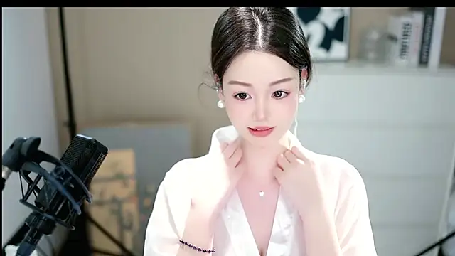 abbyli12 online show from December 18, 2025, 4:11 pm