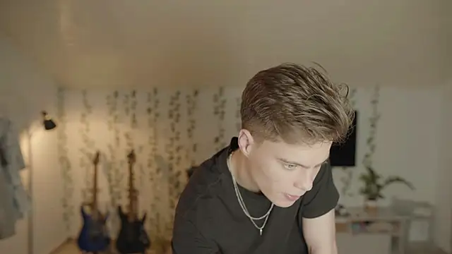 Snapshot of RusBradPitt chatting on December 19, 2025, 3:36 pm RusBradPitt online show from December 19, 2025, 3:36 pm