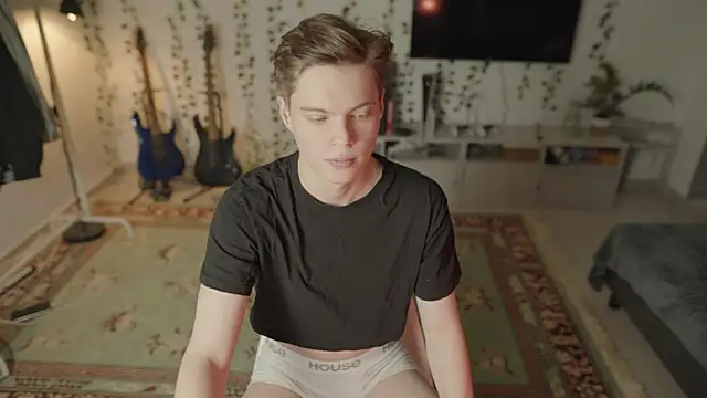 Snapshot of RusBradPitt chatting on January 8, 2026, 2:12 pm RusBradPitt online show from January 8, 2026, 2:12 pm