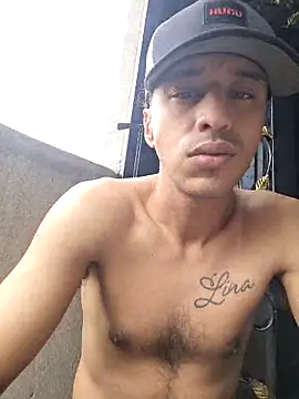 Snapshot of Santi2323xxX chatting on February 2, 2026, 4:39 pm Santi2323xxX online show from February 2, 2026, 4:39 pm